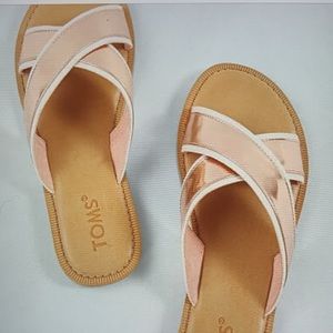 NWT Toms Gold Sandal